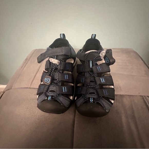 Keen Newport H2 Closed Toe
Waterproof Hiking Sandals Shoes
1022903 Size - Picture 6 of 11